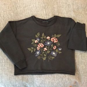 Embroidered, cropped sweatshirt